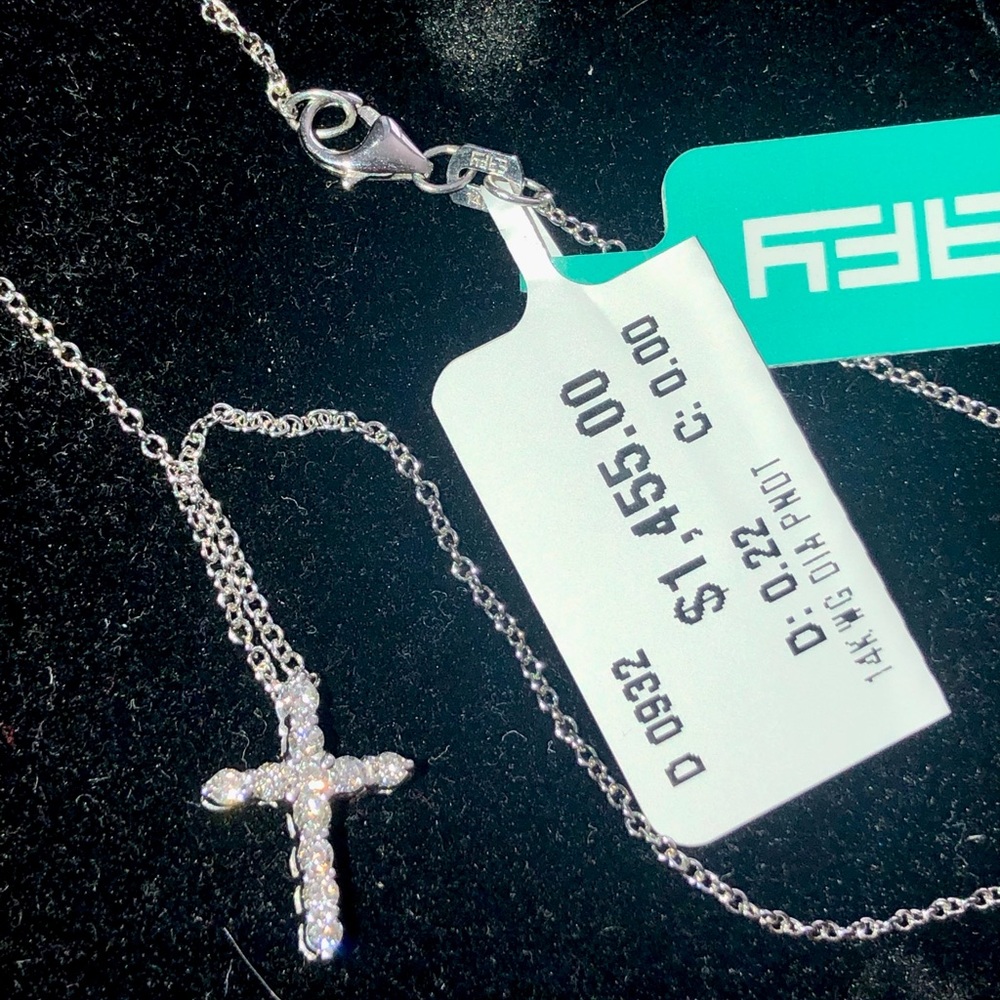 ❣️EFFY 14K WG Diamond Cross Necklace .22 tcw